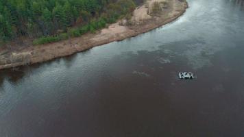 rafting no rio, atirando do drone video