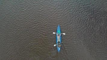 rafting no rio, atirando do drone video