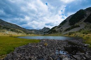 paisaje con montañas en bulgaria