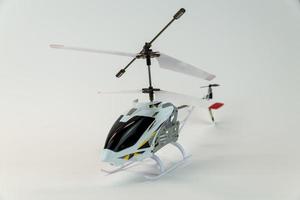 modelo de helicóptero eléctrico blanco foto