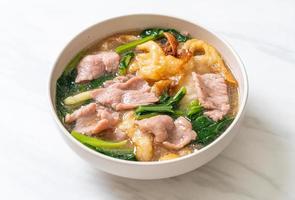 Noodles with Pork in Gravy Sauce photo