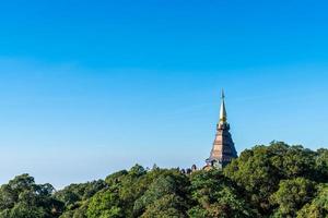 pagoda histórica en el parque nacional doi inthanon en chiang mai, tailandia.