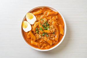 Korean instant noodle and Tteokbokki in Korean spicy sauce - Rabokki photo