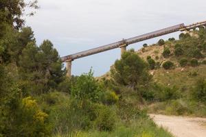 Kilometre-long conveyor belt for transporting stones from the quarry to the plant