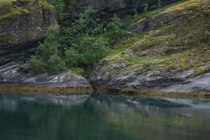 Paisaje en el fiordo de Geiranger en Noruega foto