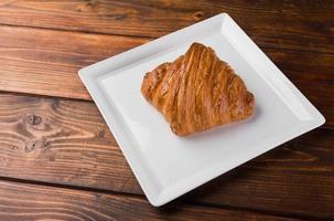 pan croissant, postre de pastelería, comida foto