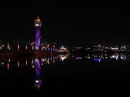 la vista a la ciudad de sokcho en la noche, corea del sur