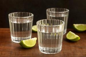 delicioso mezcal surtido de bebidas alcohólicas antecedentes foto