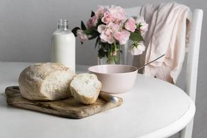 composición de una comida saludable en la mesa foto