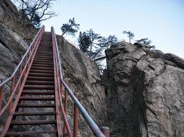 Escalera larga en el parque nacional de Seoraksan, Corea del Sur foto