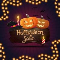 venta de halloween, banner de descuento cuadrado púrpura con una tabla de madera en la que se sienta el gato de calabaza vector