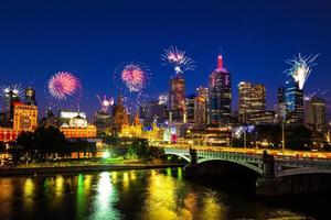 Fuegos artificiales de año nuevo en Melbourne, Australia foto
