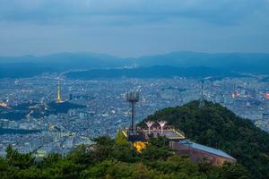 Plataforma de observación en el parque Aspan en Daegu, Corea del Sur foto