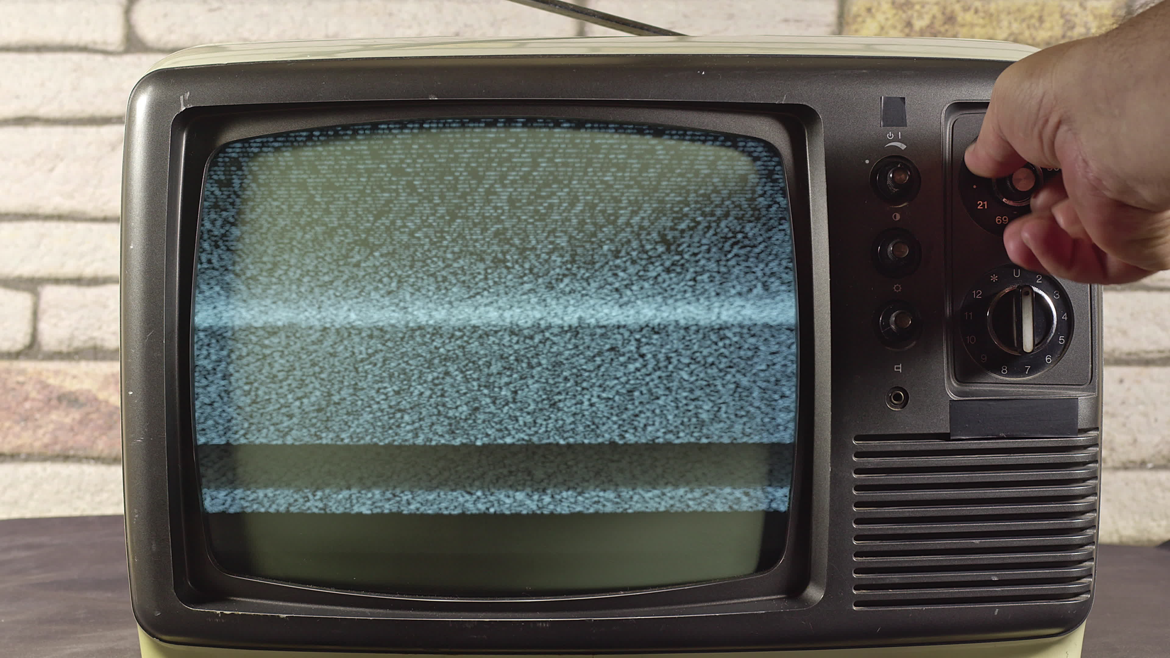 ミュージシャン Mrs. GREEN APPLE TWL Analog TV Keyholder Mrs. GREEN APPLE TWL Analog TV Keyholder