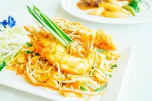 Pad thai noodles photo