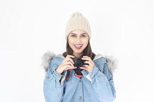 hermosa mujer viajera sobre fondo blanco foto