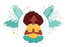 mujer afroamericana embarazada meditando en posición de loto. concepto de salud durante el embarazo. vector