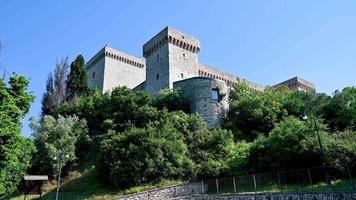 rocca di narni mittelalterliches Gebäude, das für den Ort charakteristisch ist video