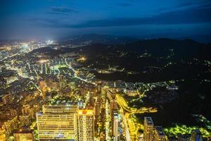 hermoso edificio de arquitectura de la ciudad de taipei foto