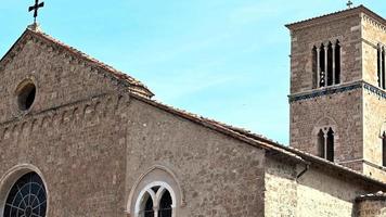 Iglesia de San Francesco Terni Detalle del rosetón y la cabecera de la iglesia video