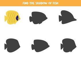 juego educativo para niños. encuentra la sombra correcta de pez amarillo.