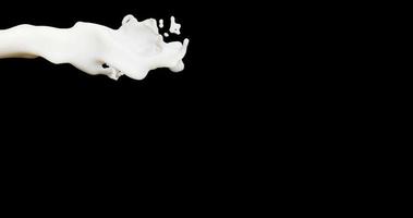 salpicaduras de leche sobre fondo negro 4k video