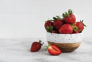 fresas frescas maduras deliciosas foto