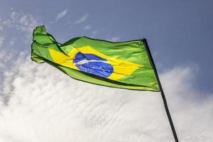 bandera de brasil al aire libre foto
