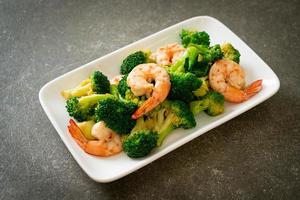 Stir-fried broccoli with shrimp - homemade food style photo