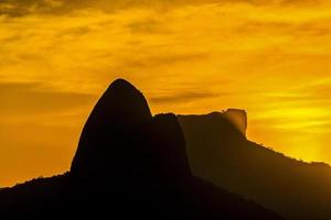 puesta de sol en el cerro del cantagalo foto