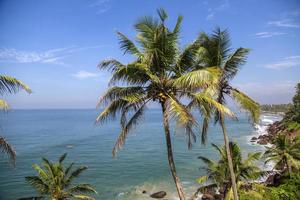 Mar en Varkala en el estado de Kerala en India foto