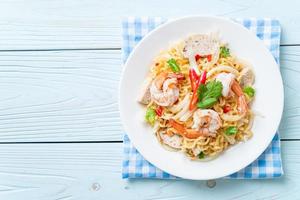 Spicy instant noodles salad with shrimps - Thai food style