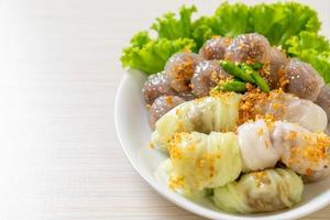 Steamed Rice-Skin Dumplings and Steamed Tapioca Dumplings with Pork photo