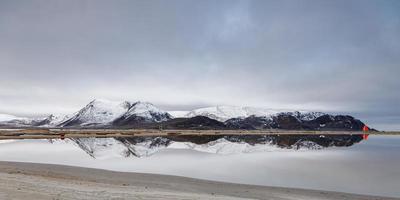 cerca del polo norte se encuentra este hermoso paisaje en svalbard spitsbergen