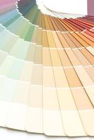 muestra catálogo de colores pantone o libro de muestras de color foto