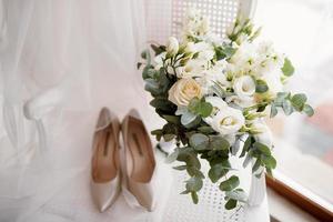 elegante ramo de boda de flores frescas naturales. foto