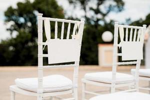 elegantes decoraciones de boda hechas de flores naturales foto