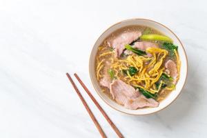 Crispy noodles with Pork in Gravy Sauce photo