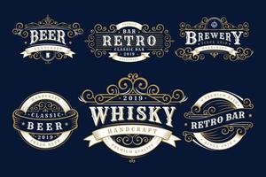 conjunto de insignias vintage cervecería, cervecería y emblemas vector