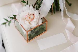 anillos de boda de oro foto