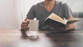 People read books to increase knowledge capability photo