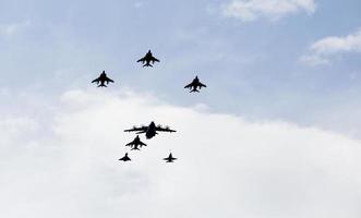 Exposición y desfile aéreo en el cielo de Madrid, España foto