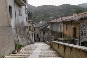 edificios en papigno, italia, 2020 foto