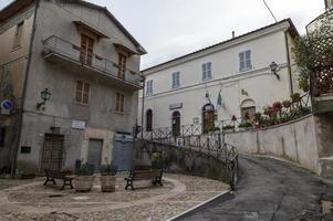 edificios en papigno, italia, 2020 foto