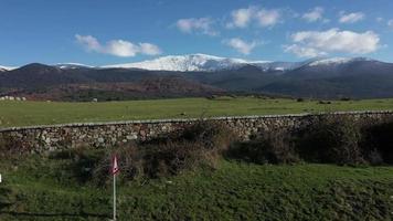 vista aérea del pueblo de valsain video