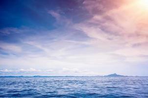 mar azul soleado foto