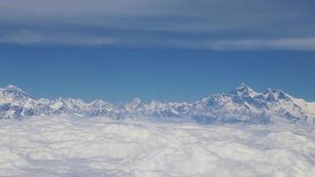 combattere sopra il monte everest in himalaya video