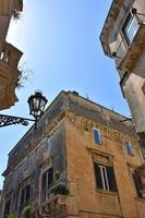 italia, lecce, ciudad con arquitectura barroca e iglesias y restos arqueológicos. foto