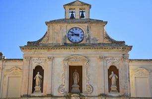 italia, lecce, ciudad con arquitectura barroca e iglesias y restos arqueológicos. foto