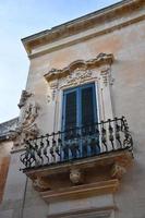 italia, lecce, ciudad con arquitectura barroca e iglesias y restos arqueológicos. foto